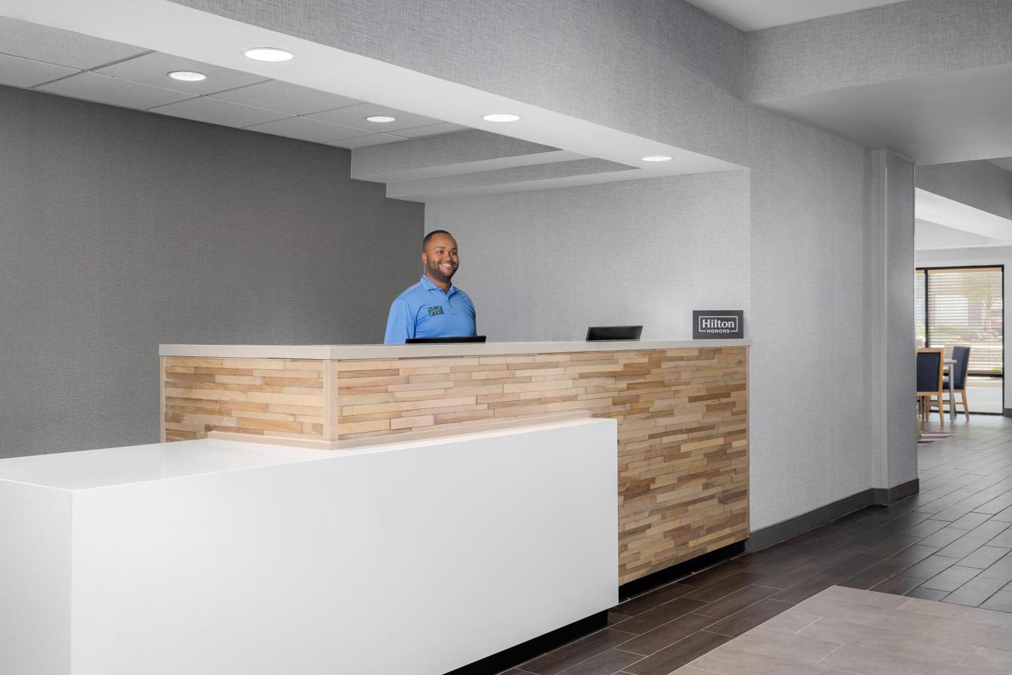 Hampton Inn Louisville Airport Fair/Expo Center Extérieur photo
